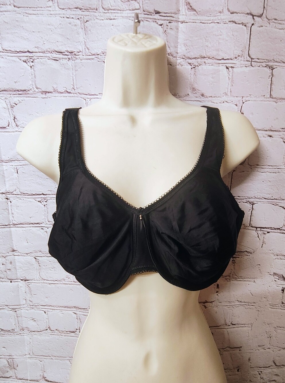 Wacoal Basic Beauty Underwire Unlined Black Bra 38DD